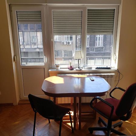 Private Cozy Room 2 With Shared Kitchen In Appartment Beograd Bagian luar foto