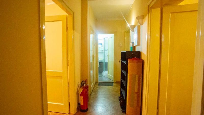 Private Cozy Room 2 With Shared Kitchen In Appartment Beograd Bagian luar foto